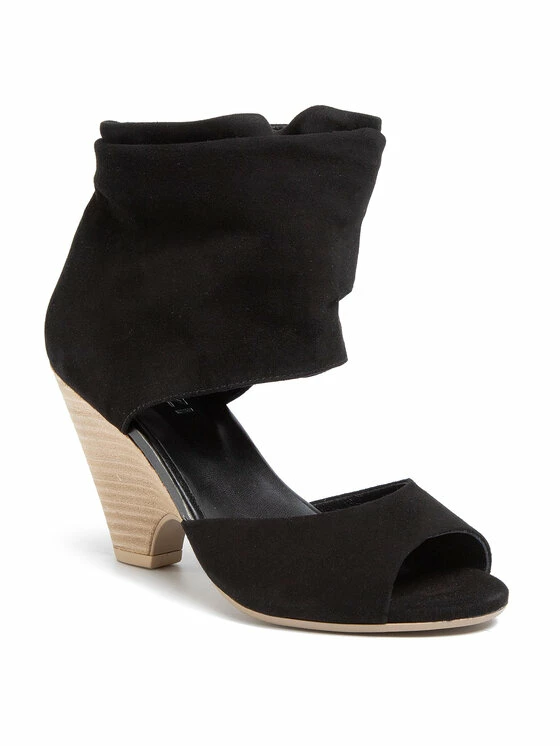 QUAZI Γυναίκες Σανδάλια QZ-21-04-000718 Μαύρο 1 QUAZI Γυναίκες Σανδάλια QZ-21-04-000718 Μαύρο